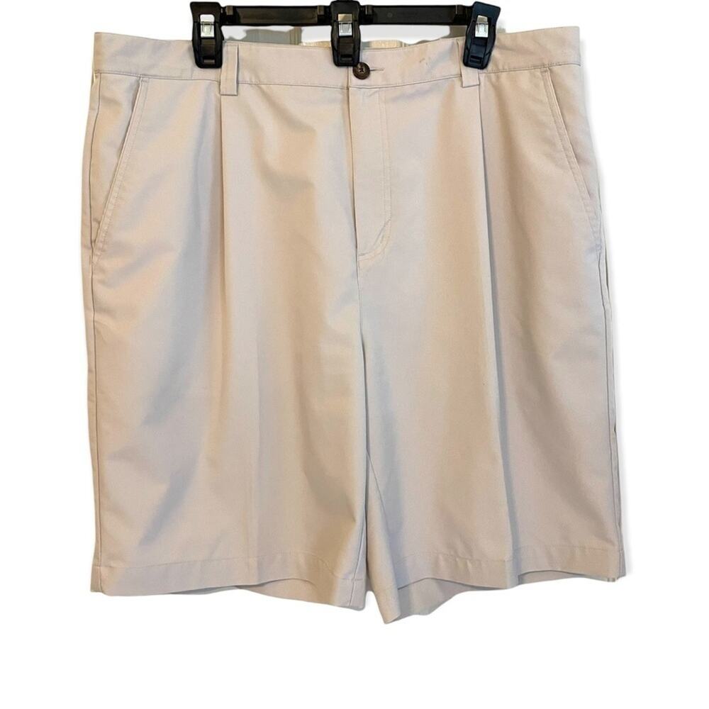 Adidas Khaki Pleated‎ Shorts size 38